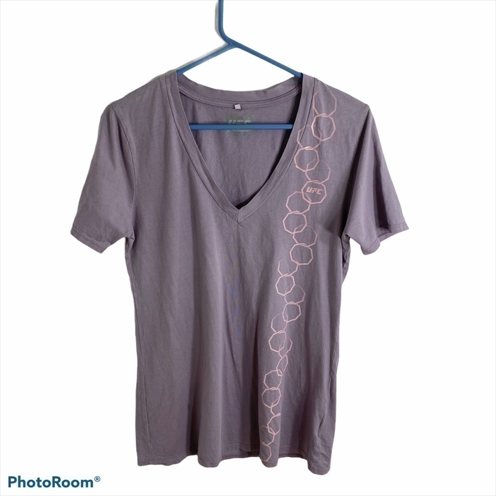 UFC T-shirt Purple NWT Women’s Purple Large V-neck